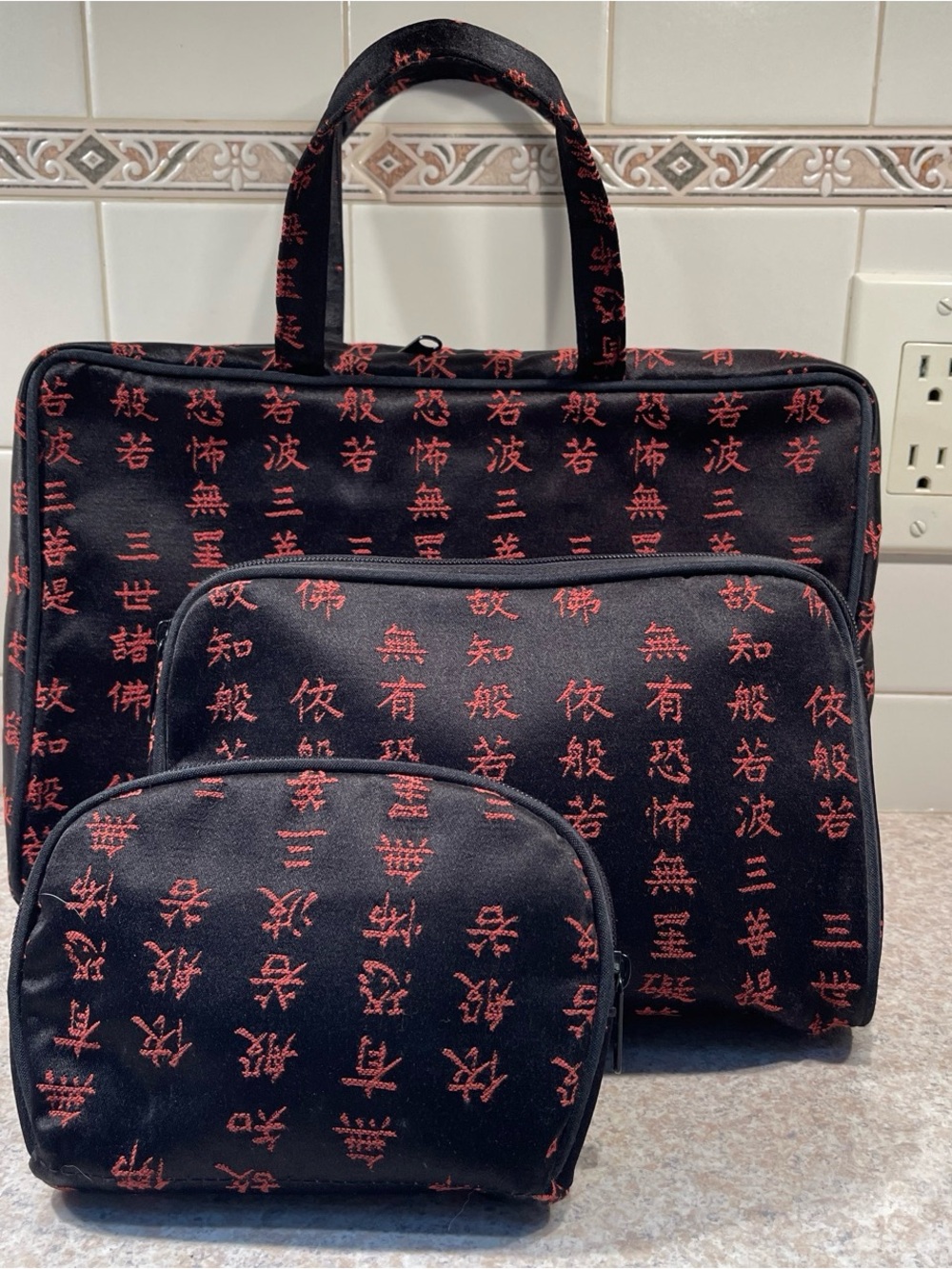 Y2K cosmetic travel set